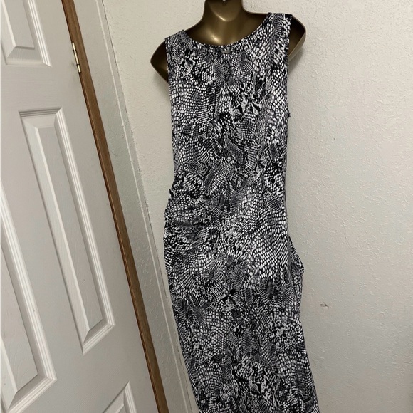 Black and White Snake Print Dress - Picture 6 of 6